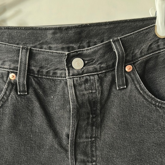 LEVI’S | 501 Black Denim Women High Rise Shorts - Picture 2 of 12